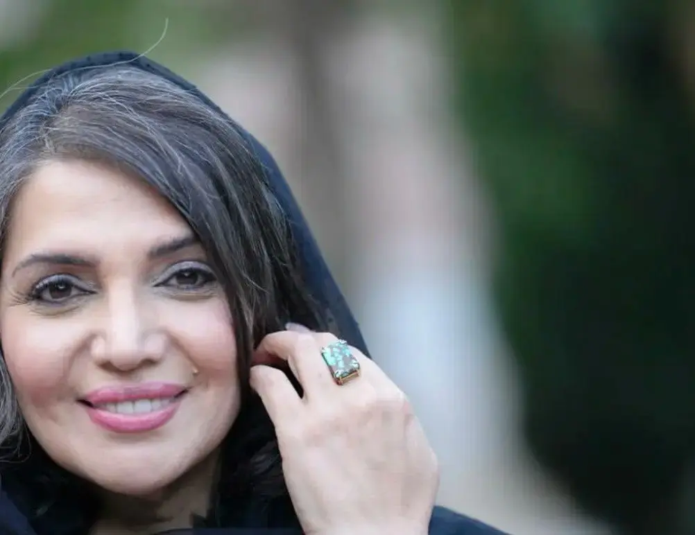 موهای جو گندمی خانوم بازیگر نظرها را جلب کرد/ عکس الهام خانوم با انگشتر قیمتی