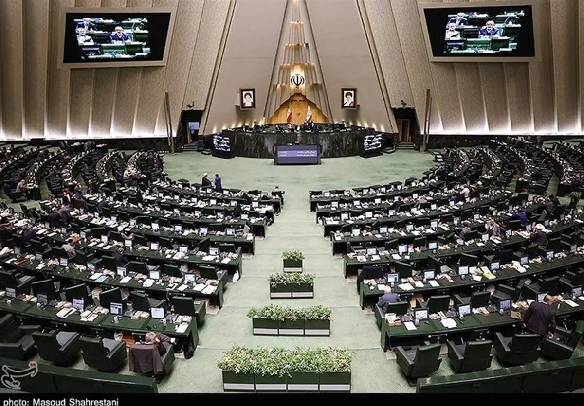 ۹۰ نماینده به رئیس‌جمهور: حقوق نیروهای مسلح افزایش یابد