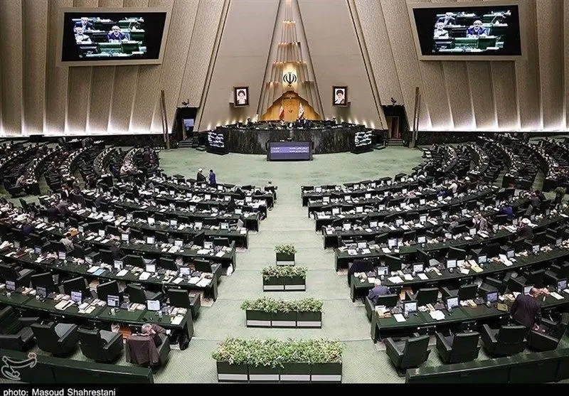 ۹۰ نماینده به رئیس‌جمهور: حقوق نیروهای مسلح افزایش یابد