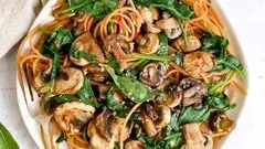 طرز تهیه پاستای اسفناج و قارچ/ غذای سریع، سالم و خوشمزه