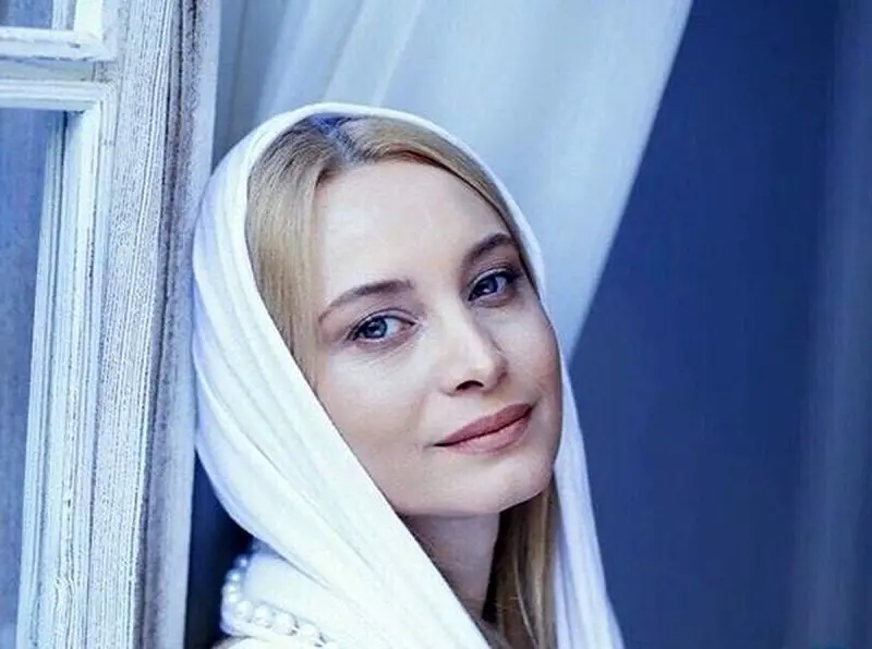 تیپ  شیک و جوانپسند مریم کاویانی در دبی/ عکس