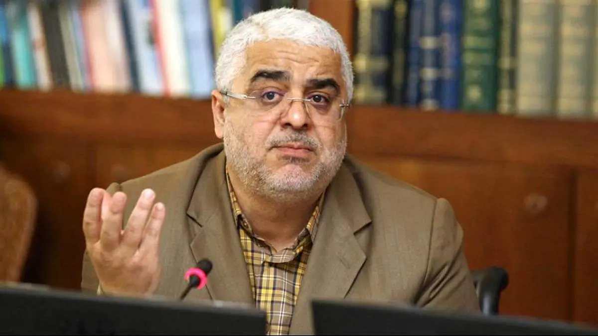 برخی به دنبال  این هستند که دور پزشکیان را خالی کنند