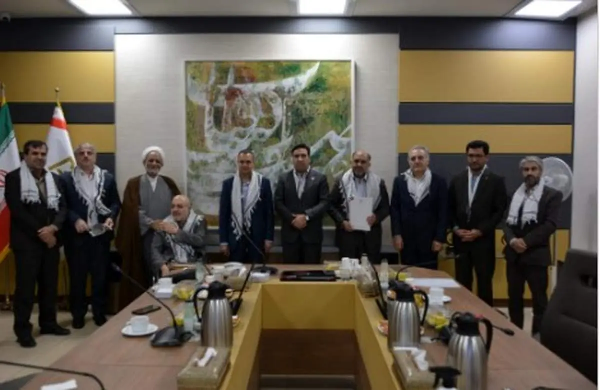  برگزاری آیین خاطره گویی دفاع مقدس و تبیین ارزش ها و آموزه های دفاع مقدس در بانک صنعت و معدن 