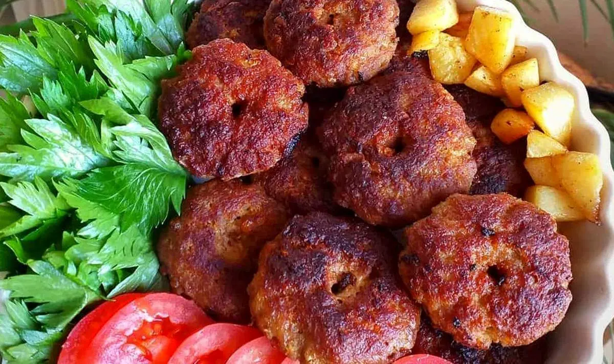 طرز تهیه کوکو پیاز؛ غذایی ارزان قیمت و لذیذ که از خوردنش سیر نمیشوید!