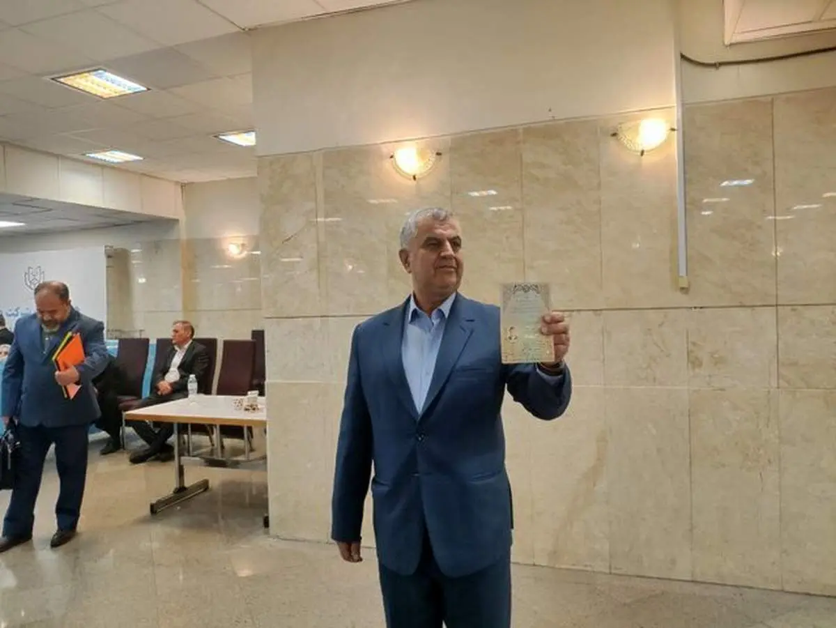 نماینده مجلس چهارم کاندیدای ریاست جمهوری چهاردهم