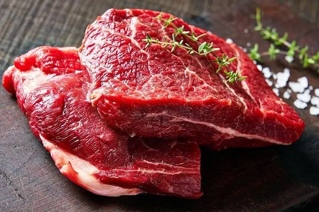 آیا گوشت قرمز پروتئین بیشتری  دارد؟
