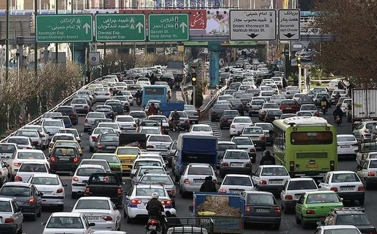 آماری عجیب از تلف شدن وقت شهروندان در ترافیک پایتخت | روزانه چند خودروی پلاک تهران در شهر تردد می‌کنند؟ 