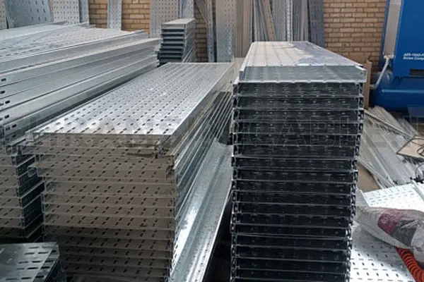 بررسی بازار سینی کابل برق در لاله زار تهران