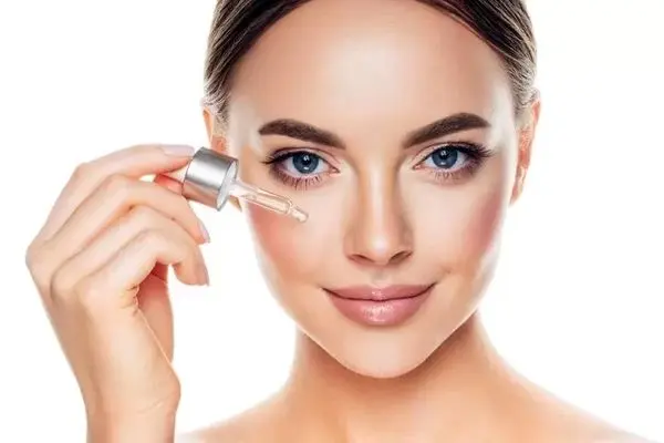 چطور با انتخاب آبرسان مناسب، پوستی جوان‌تر و درخشان‌تر داشته باشیم؟