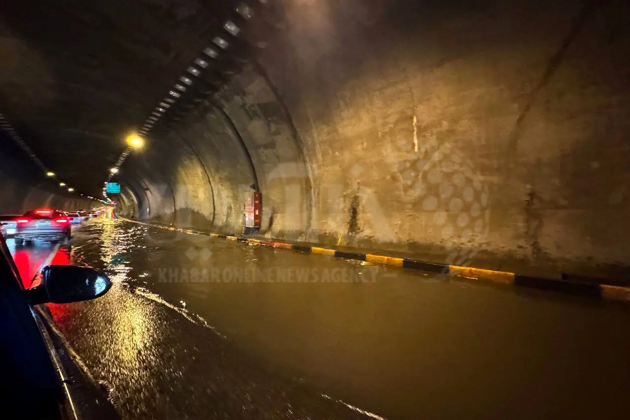 تبدیل شدن تونل صدر به دریاچه پس از بارش باران! / عکس