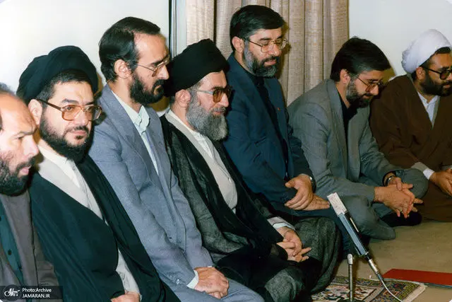 ببینید | عکسی دیده نشده از میرحسین موسوی در کنار رهبر معظم انقلاب