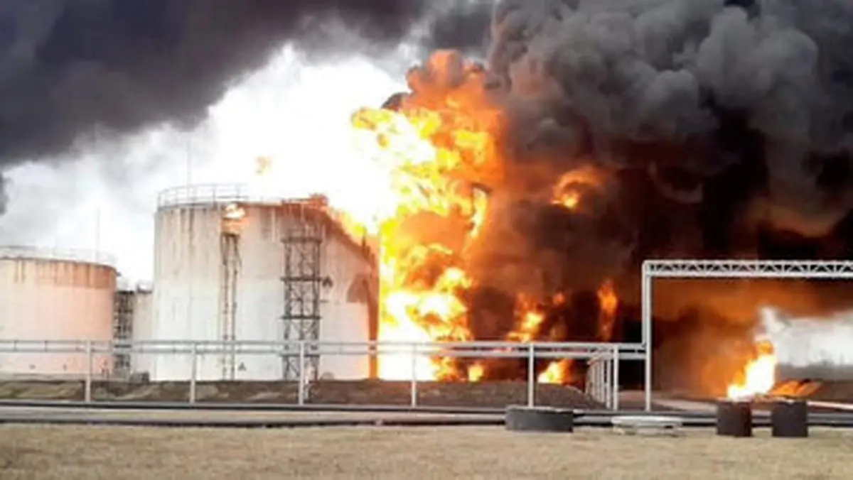 پهپادهای اوکراین انبار نفت روسیه را به آتش کشیدند