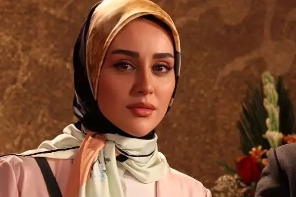 میترا رفیع ۳۱ ساله شد/ استایل لاکچری با کتِ چشم‌نواز!/ عکس