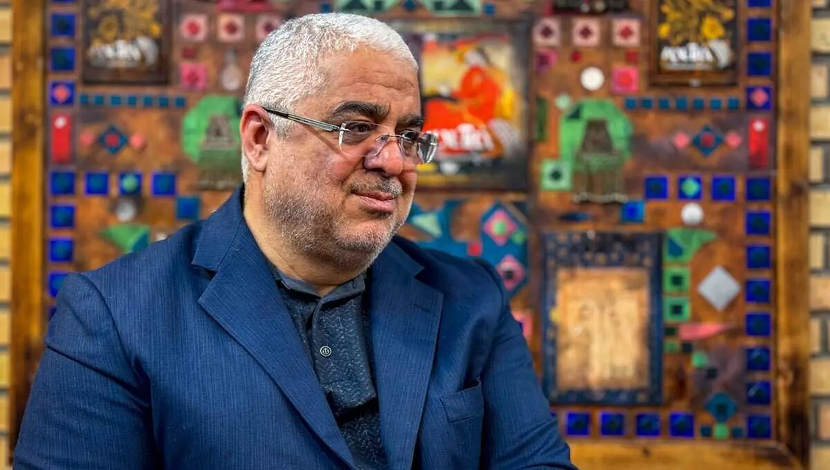 پزشکیان باید در دولت خانه‌تکانی کند