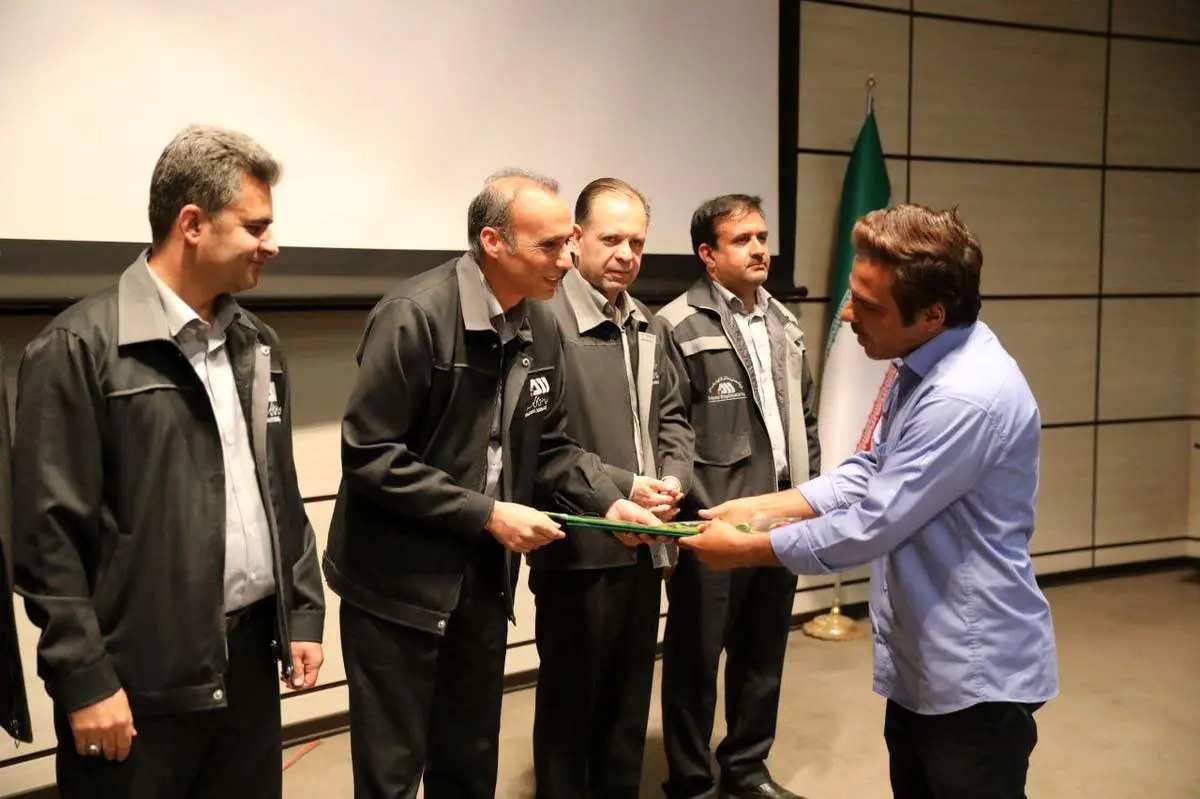 از کارگران و کارکنان برتر در حوزه ایمنی منطقه گلگهر تجلیل شد