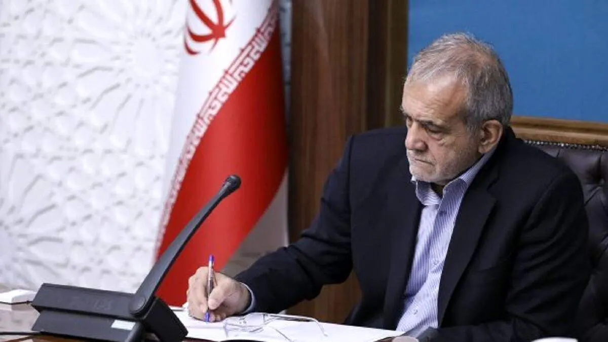 نظر معاون سیاسی سپاه درباره دست دادن با ترامپ
