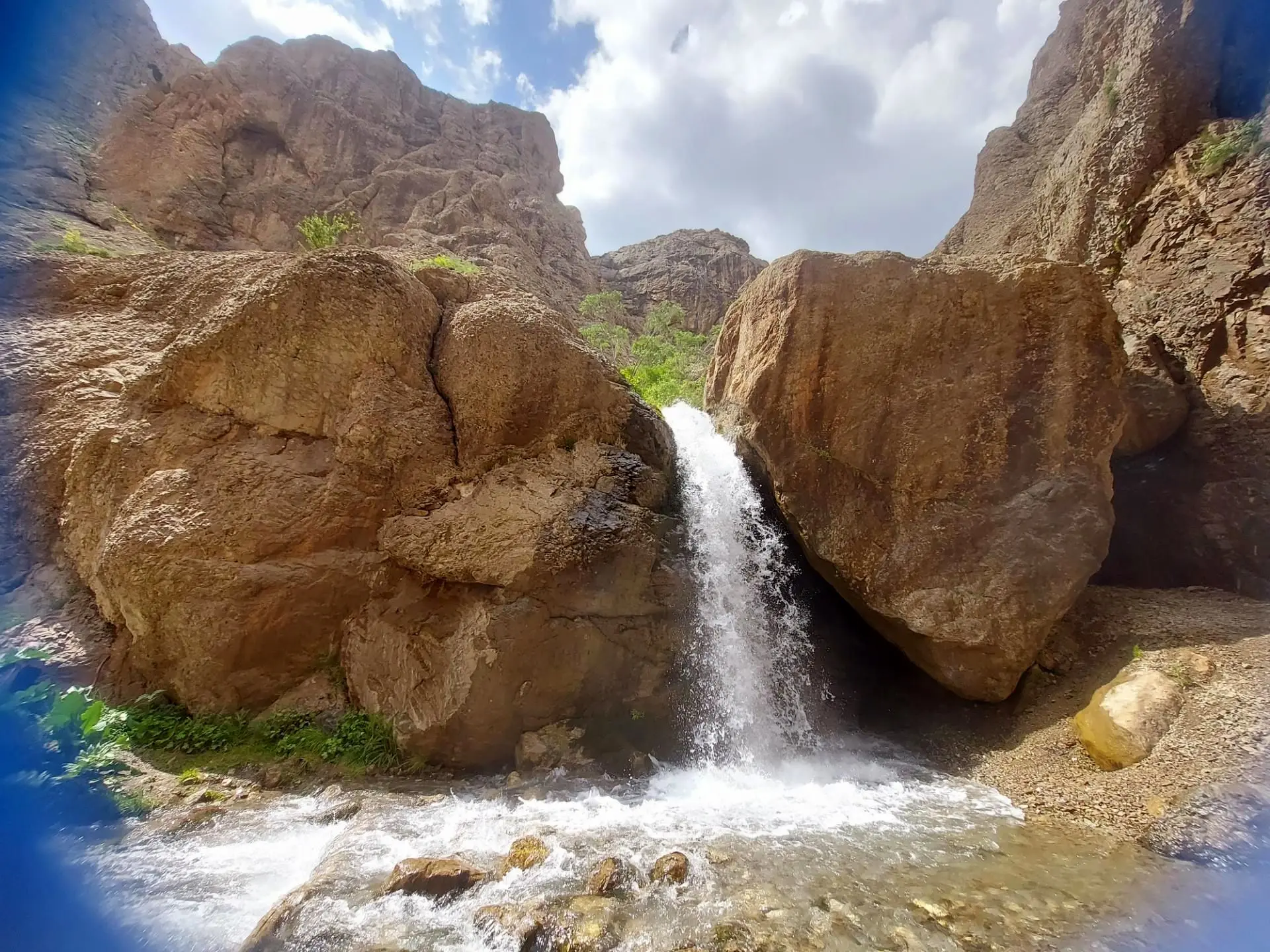 سفری کوتاه برای دیدن یک آبشار در تهران!