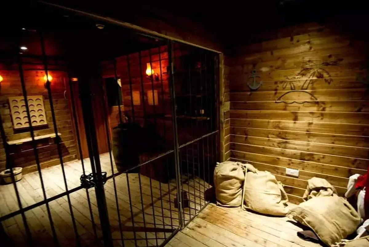 توصیه عجیب به دخترخانم‌ها برای رفتن به اتاق‌ فرار!