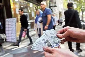 یک پیش‌بینی جالب درباره عدد دلار در خرداد و تیر