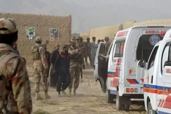 انفجار بمب در پاکستان/ چند نفر کشته شدند؟