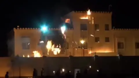  سفارت اسرائیل در بحرین به آتش کشیده شد + فیلم