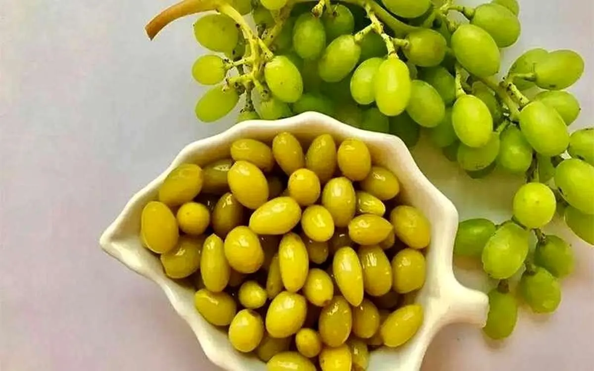فوت و فن تهیه غوره شور خانگی با بهترین روشها