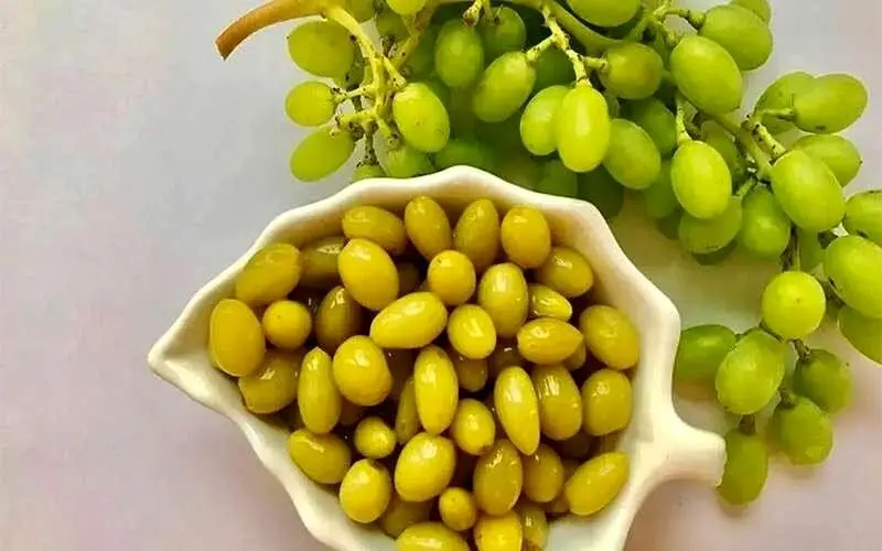 فوت و فن تهیه غوره شور خانگی با بهترین روش‌ها