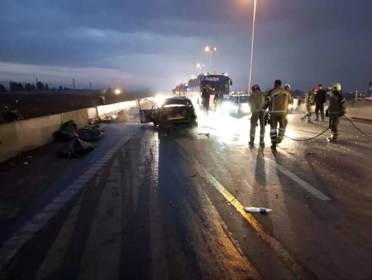 مرگ 3 سرنشین پراید در اتوبان قم - تهران/ عکس