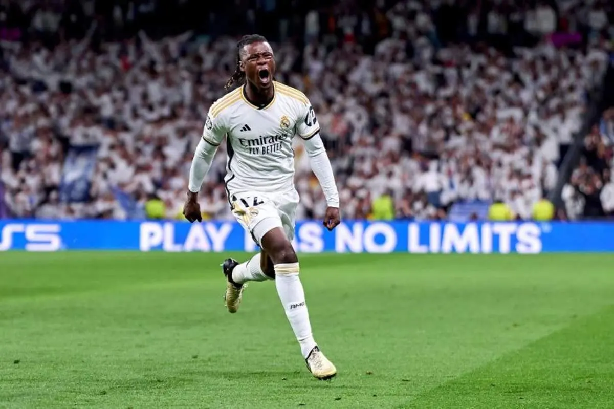 کاماوینگا: سالی یک گل میزنم که آن را هم دزدیدند!