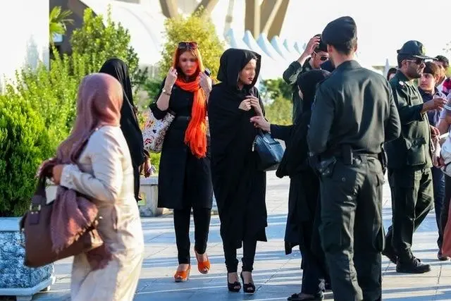 ادعای جنجالی نماینده مجلس در مورد لایحه حجاب | دختر بی‌حجاب 10 ساله هم دستگیر می‌شود؟