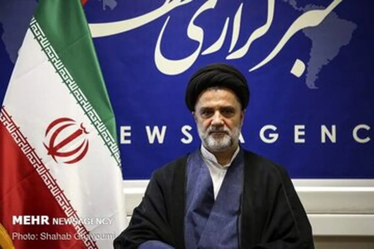 انگشت اتهام نبویان به سمت سلبریتی ها !