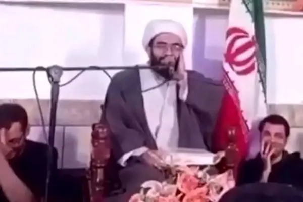 ویدیو/  اذان گفتن یک روحانی به زبان چینی 