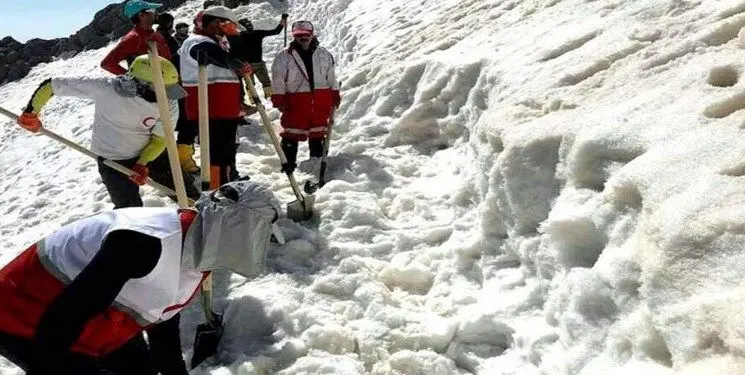 احتمال مرگ کوهنوردان مفقودی زیر بهمن اشترانکوه!