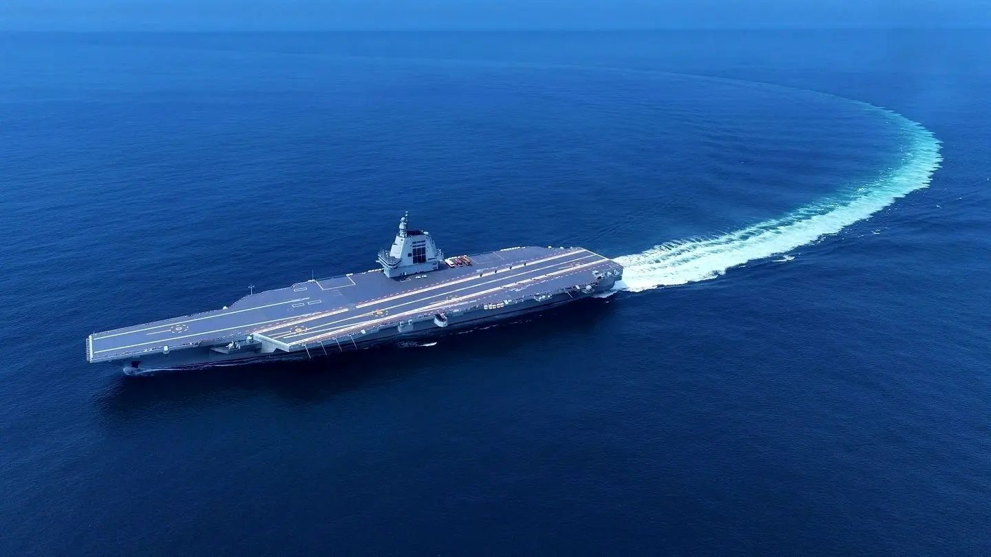 پرواز هواگردهای KJ-600 ،J-35 و J15 