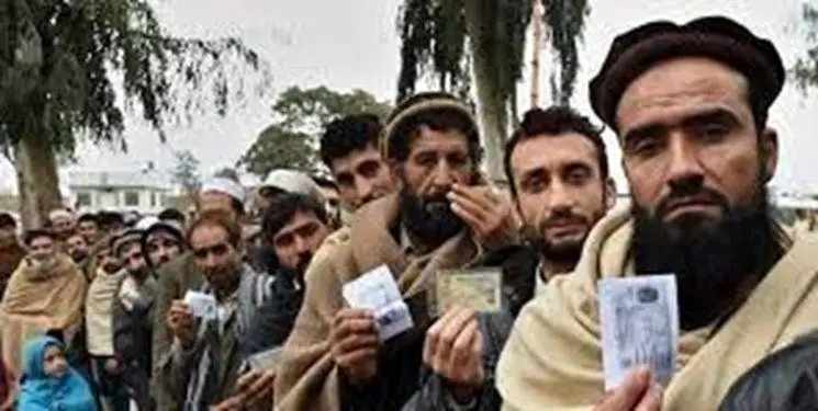 طالبان: ایران مدتی دیگر مهاجران افغان را تحمل کند