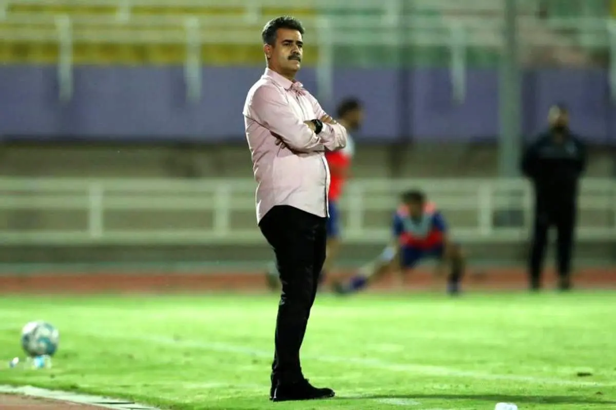 صحبت های عجیب سرمربی استقلال خوزستان | انتقاد از «یکی دونفر» کلید واژه انتقادات مربیان 