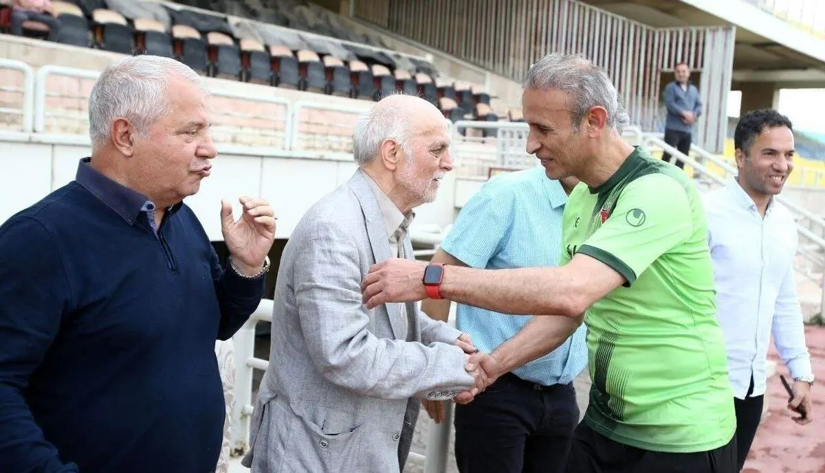 خوردبین به دنبال بازگرداندن یحیی
