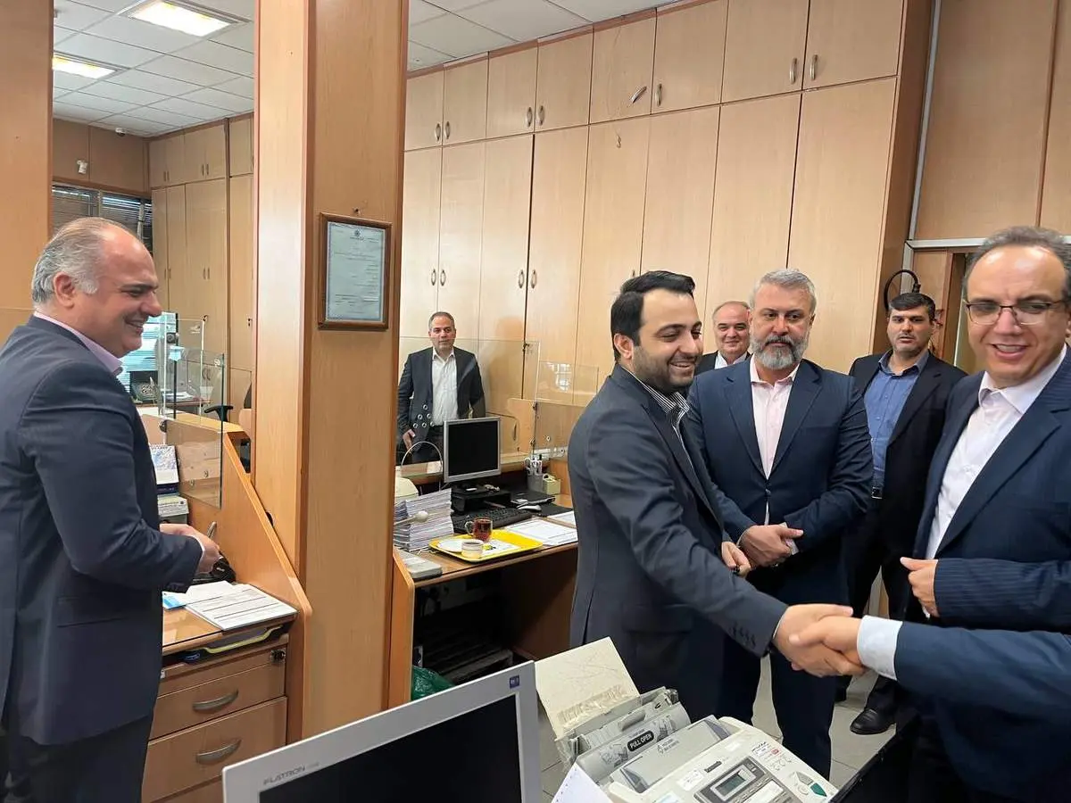 بازدید سرزده مدیرعامل بانک صادرات ایران از روند خدمترسانی شعب بانک