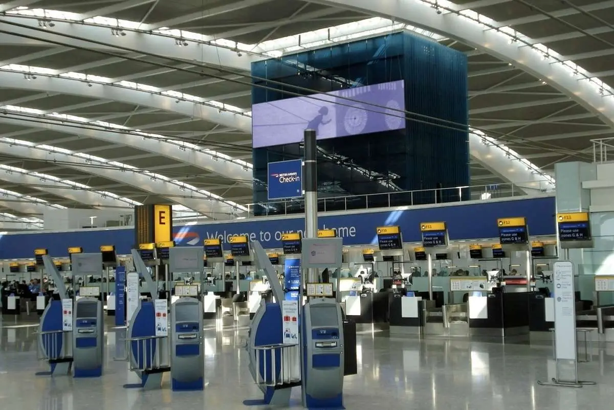 تهدید به بمب‌گذاری، فرودگاه فرانسه را تعطیل کرد 