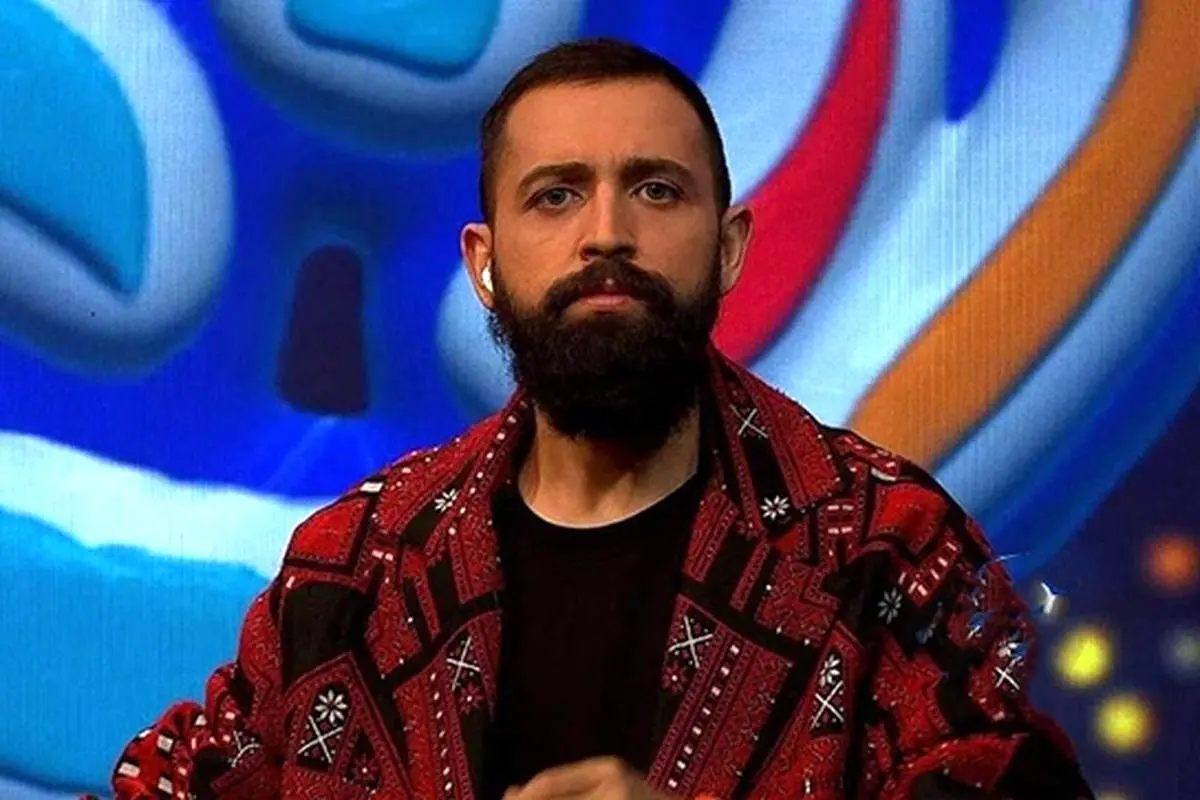 ببینید / محسن افشانی کفن به دست آماده آخرت