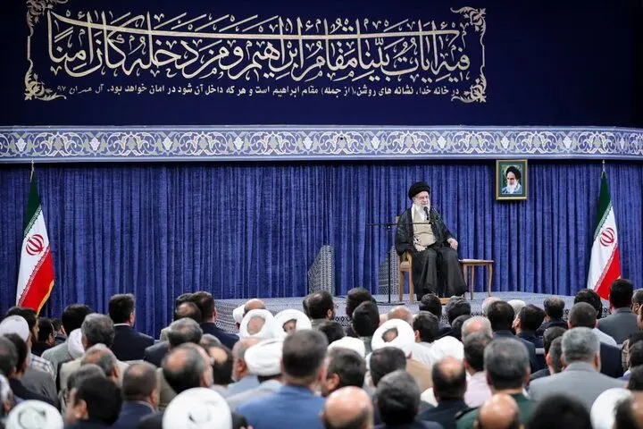 کدام یک از اعضای دولت در دیدار رهبری با کارگزاران حج حضور داشتند؟/عکس