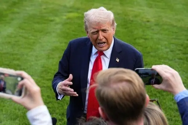 ترامپ: الان وقتش نیست؛ هنوز وقت تماشای جنگ است