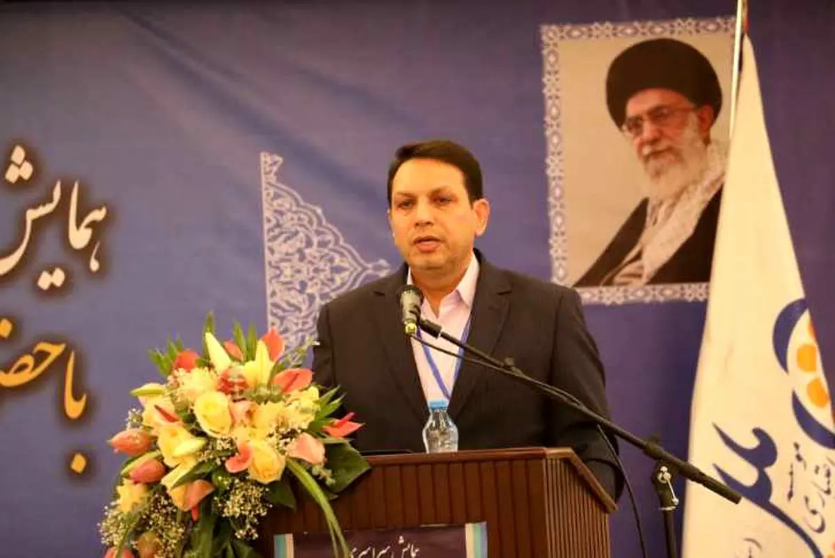 خدمت کردن به مردم را «افتخار» می‌دانیم