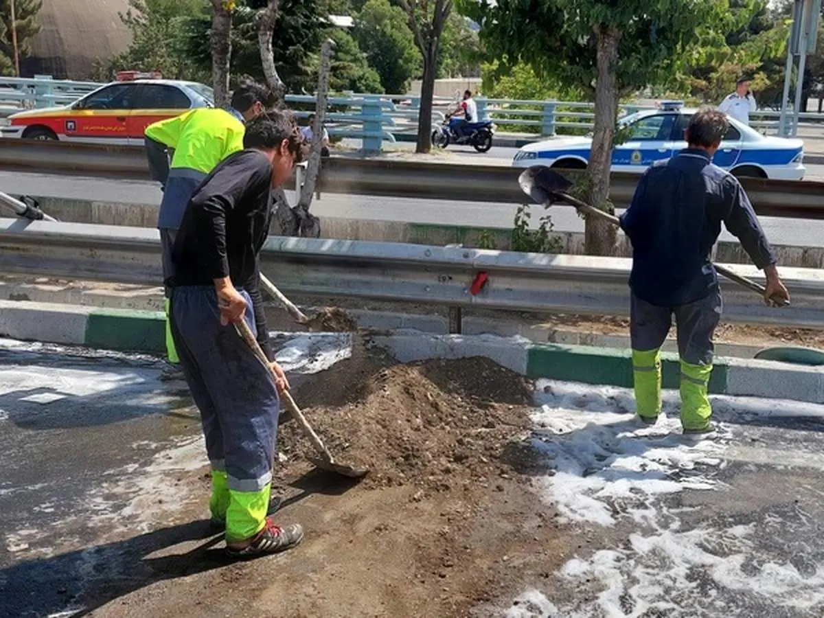 واژگونی تانکر حامل بنزین در شمال غرب تهران