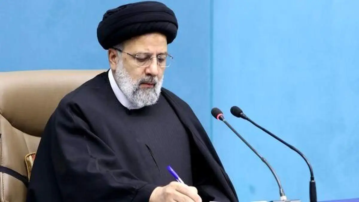 طعنه محمد مهاجری به رئیسی: وسط یک بیابان لم یزرع نمی توانید امیدآفرینی کنید