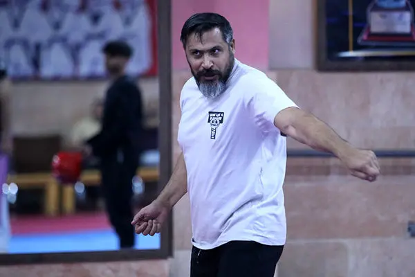سرمربی تیم ملی تکواندو: قلیان می‌کشم، دزدی و هیزی که نکردم!
