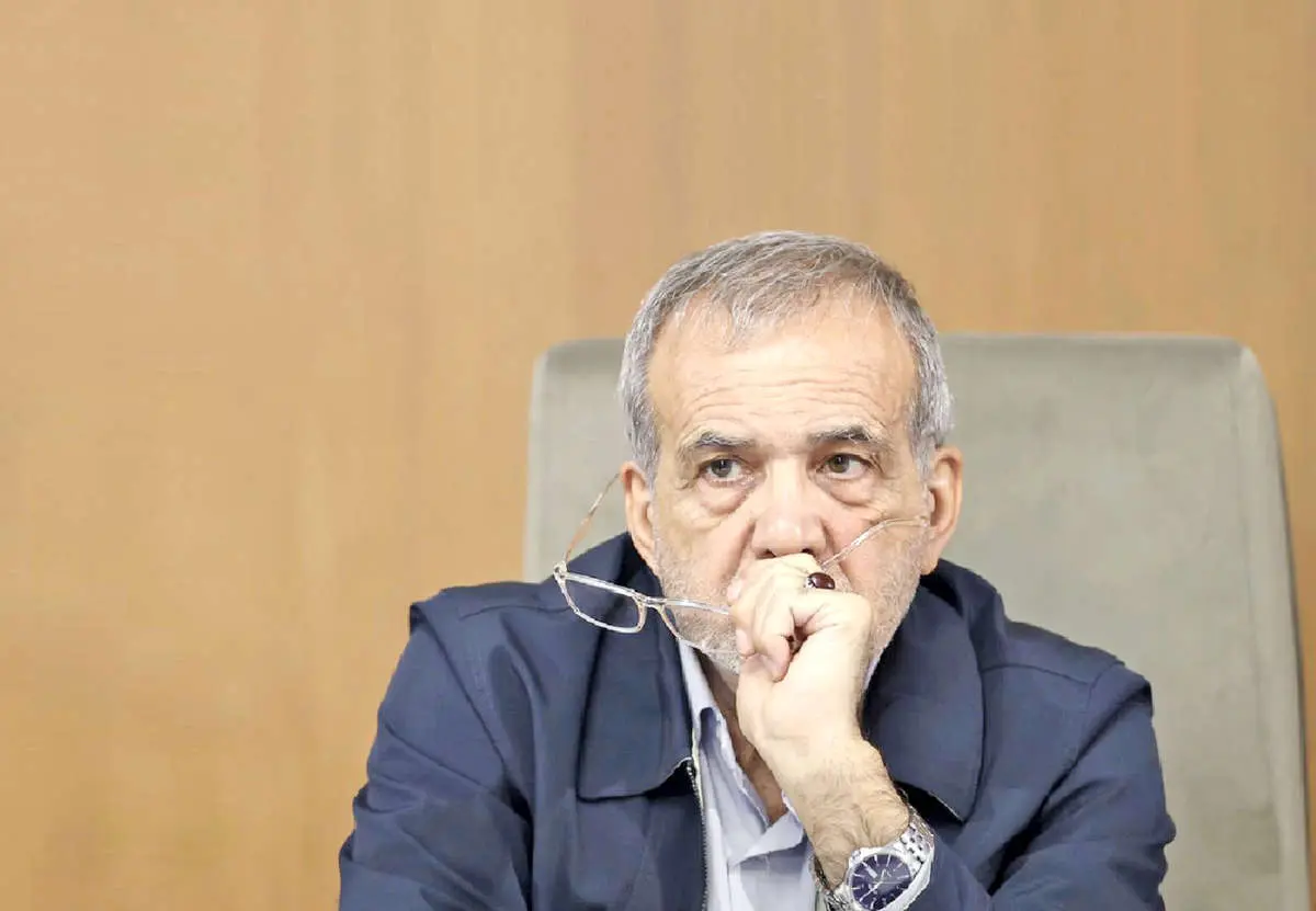 رئیسجمهور بیدفاع یا بیرسانه