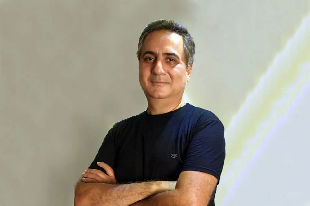 حافظ شباهت خاصی به داوینچی دارد