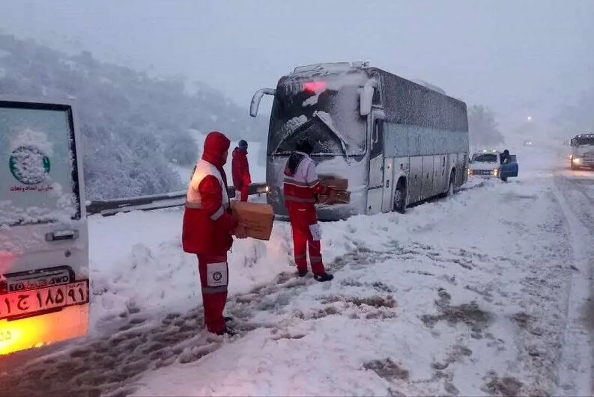 بارش برف و سرمای شدید در این مناطق از امروز تا یکشنبه/ برف و کولاک در جاده ها
