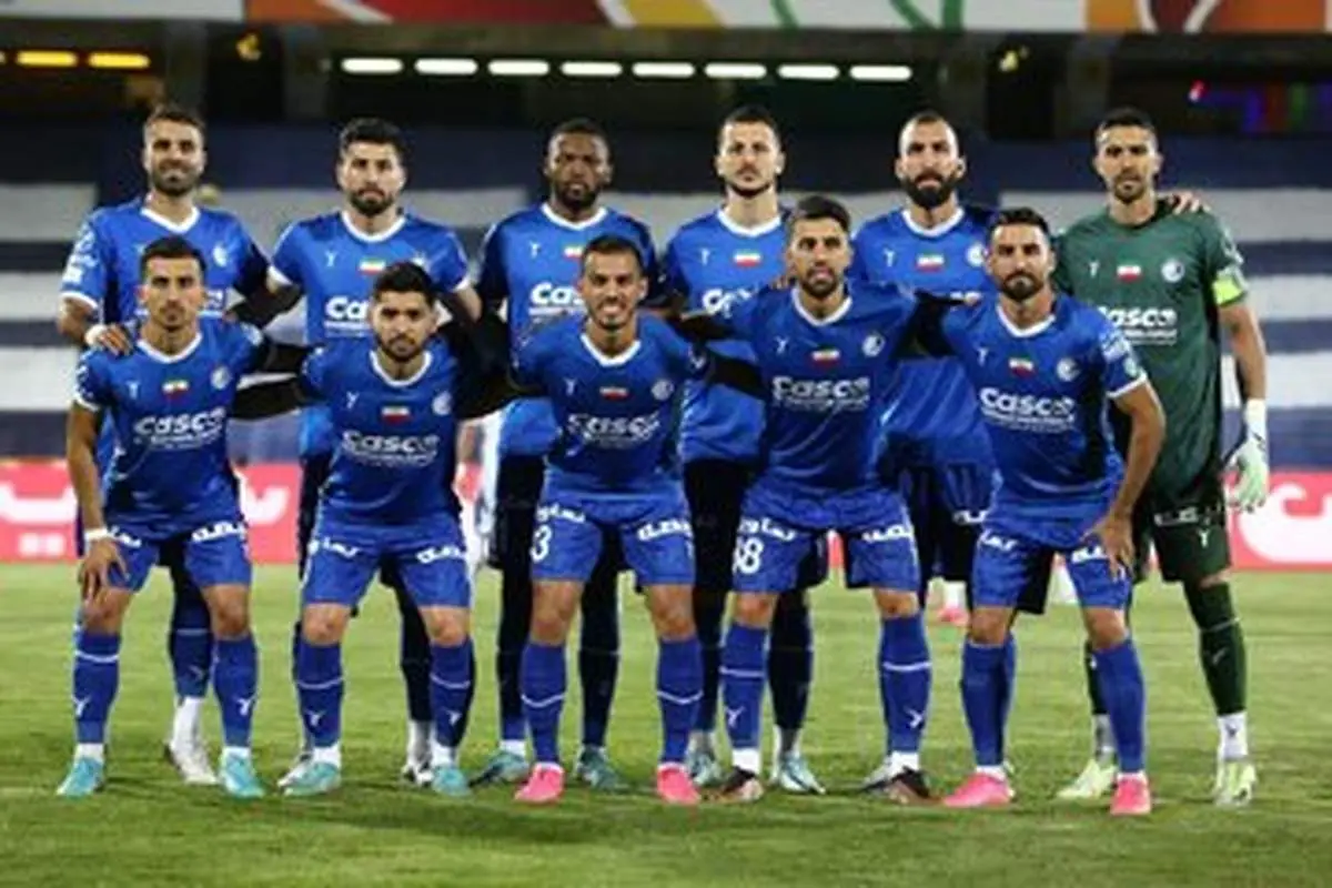 ستاره محبوب استقلال تیم را به زمین زد